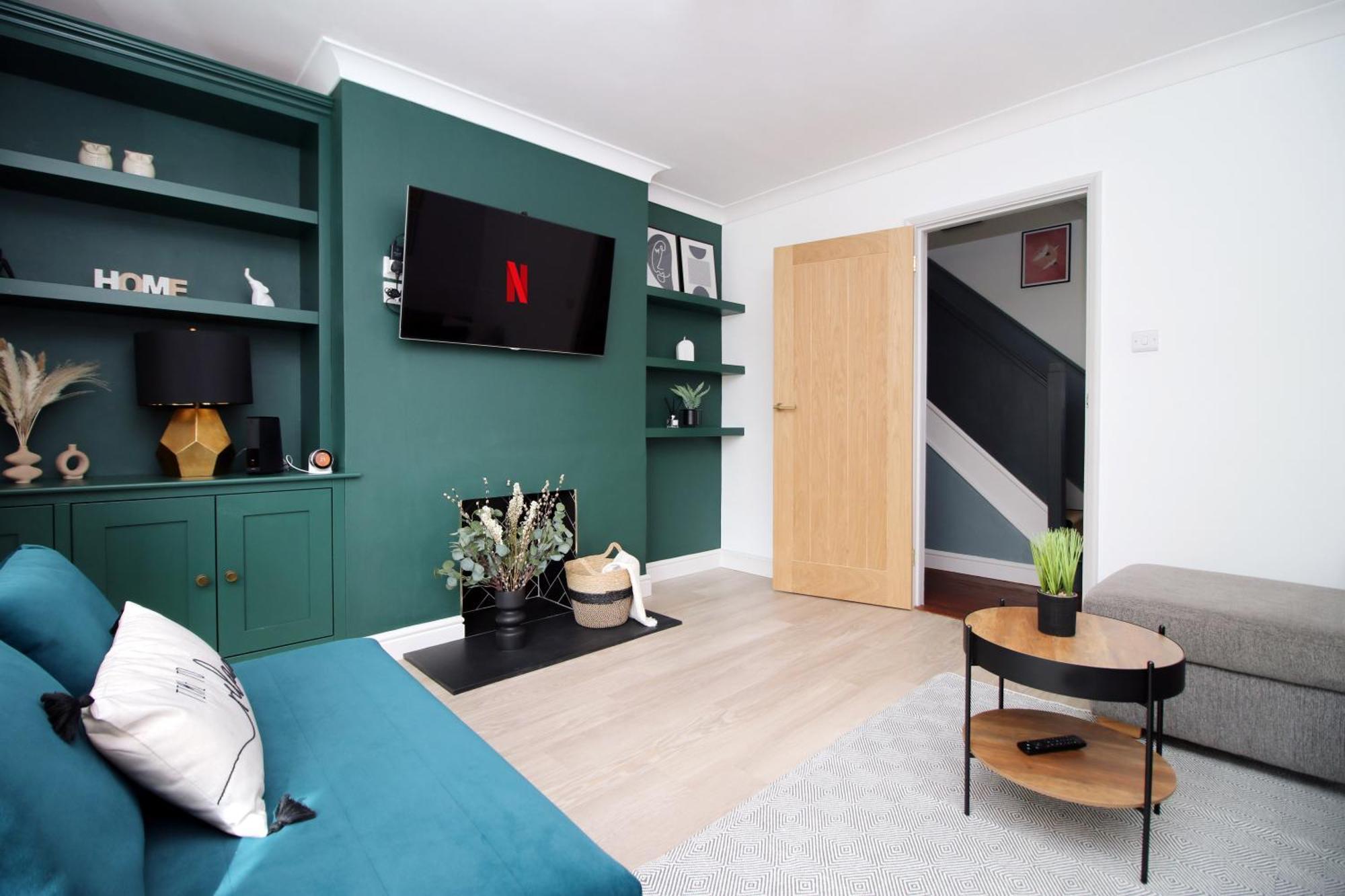 Stylish Home In Bath With Driveway Parking, 10Min From City エクステリア 写真