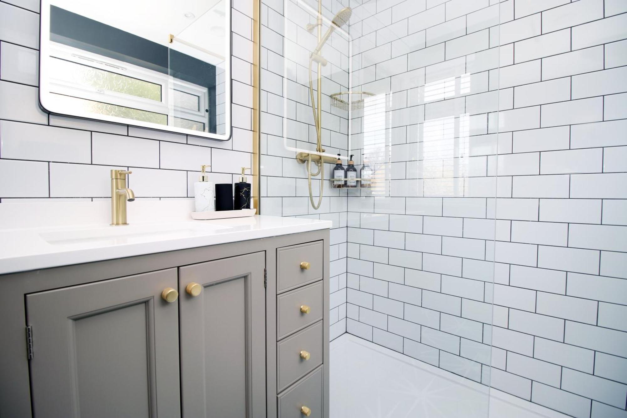 Stylish Home In Bath With Driveway Parking, 10Min From City エクステリア 写真