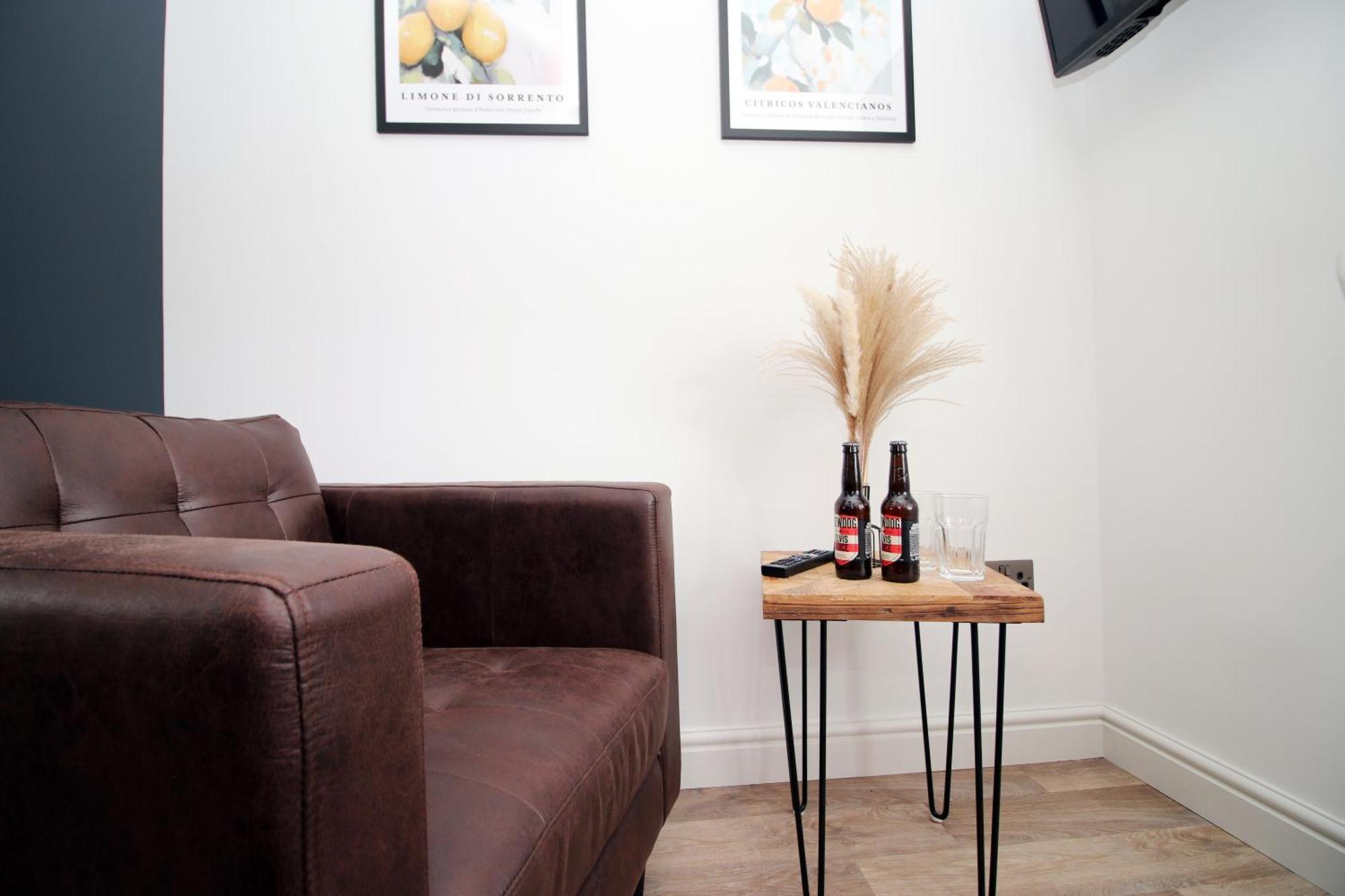 Stylish Home In Bath With Driveway Parking, 10Min From City エクステリア 写真