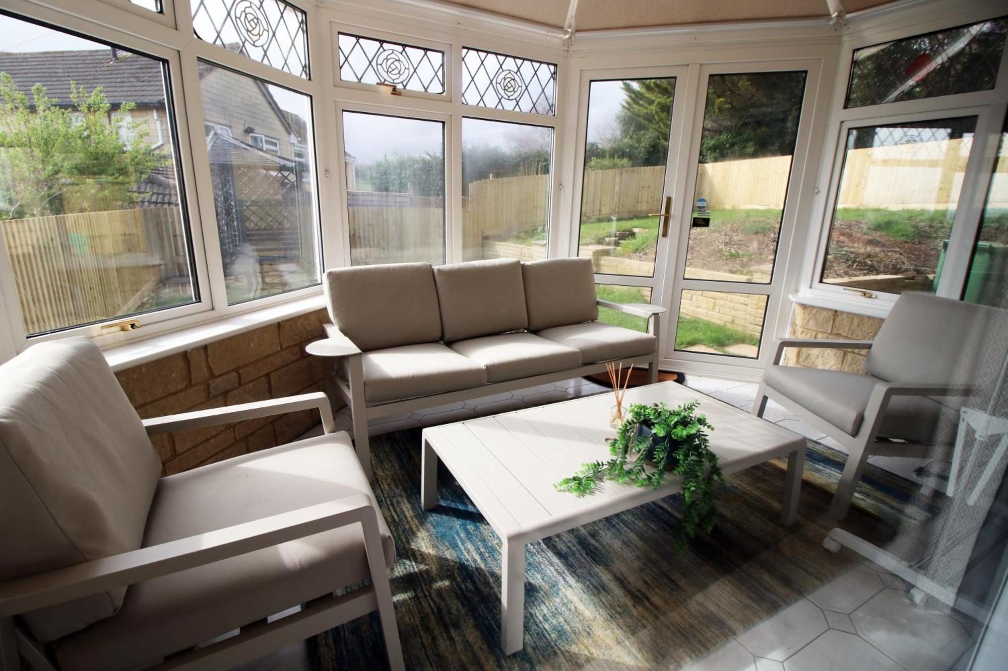 Stylish Home In Bath With Driveway Parking, 10Min From City エクステリア 写真